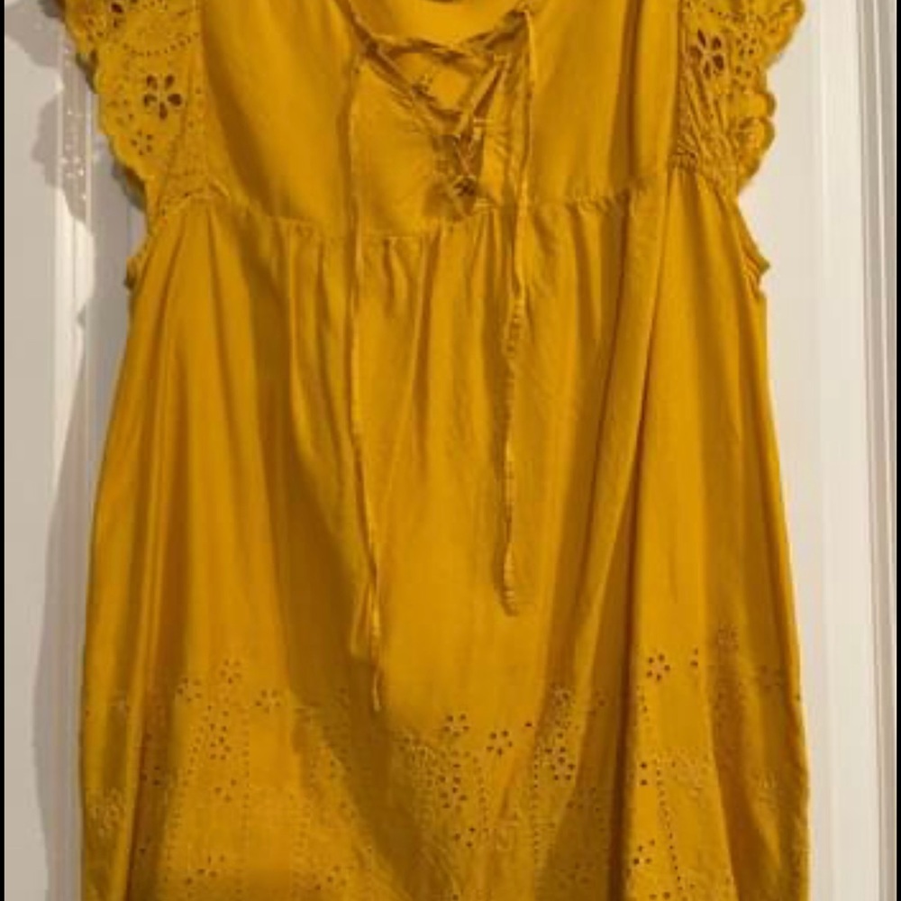 Good condition old navy yellow mustard blouse sm